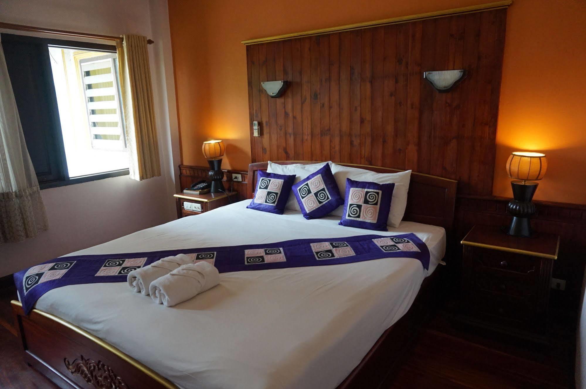E-Outfitting Vang Thong Hotel Luang Prabang Eksteriør bilde