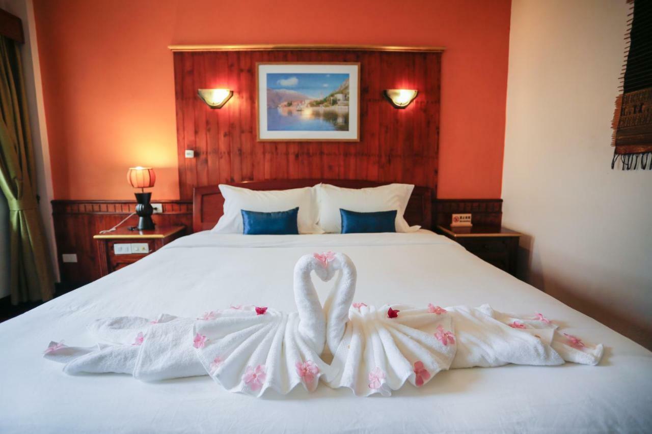 E-Outfitting Vang Thong Hotel Luang Prabang Eksteriør bilde